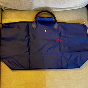 Navy Longchamp X-Large foldable travel bag